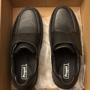 NWT Propet Men's Black Slip-On Loafers